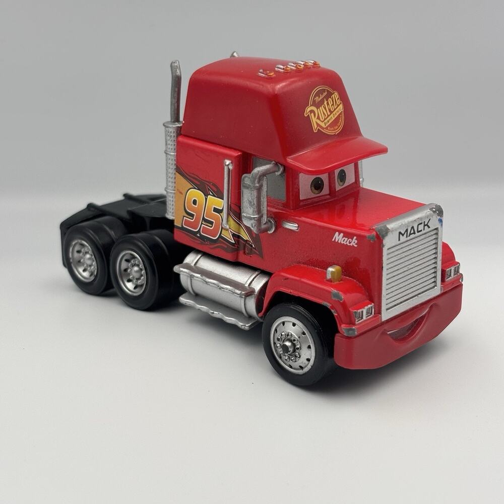 Disney Pixar Cars 3 Mack Hauler Semi Truck Cab #95 Rust-Eze Mattel FCX78